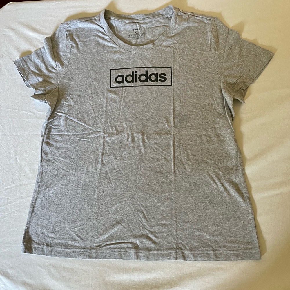 ADIDAS T-Shirt women’s size XL